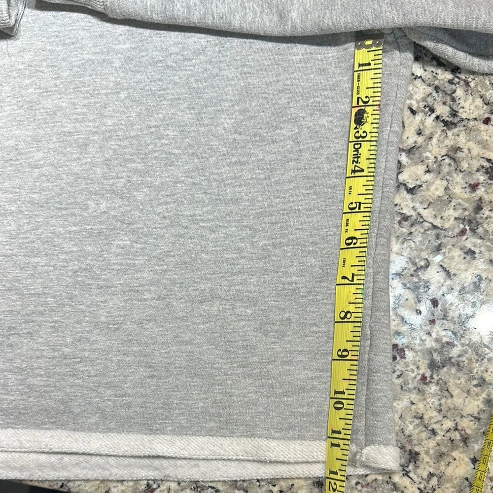 Champion Women’s Cropped Gray Hoodie Sweatshirt Logo Pullover Size Medium - Picture 8 of 8